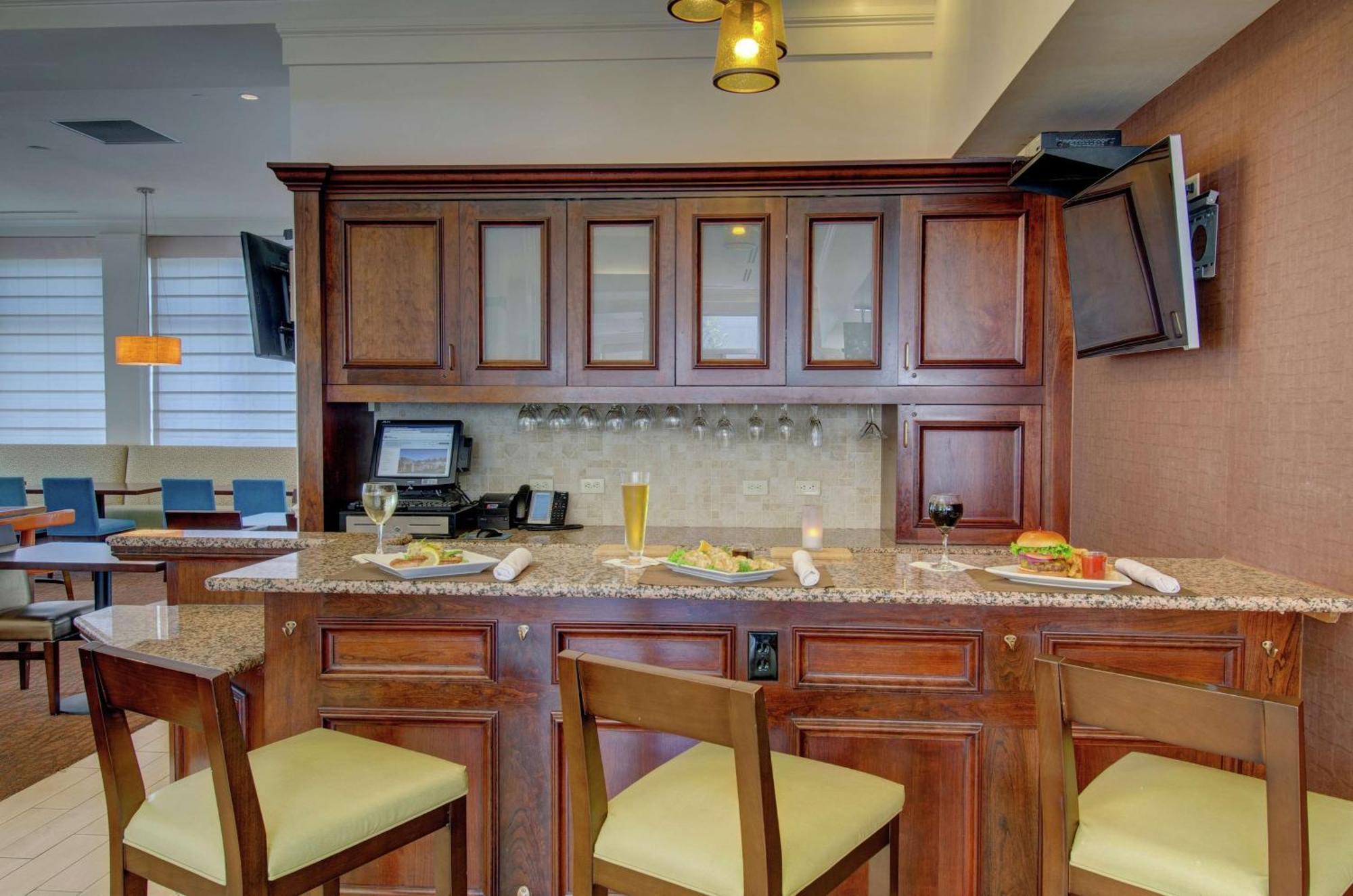 Hilton Garden Inn Norwalk Eksteriør billede