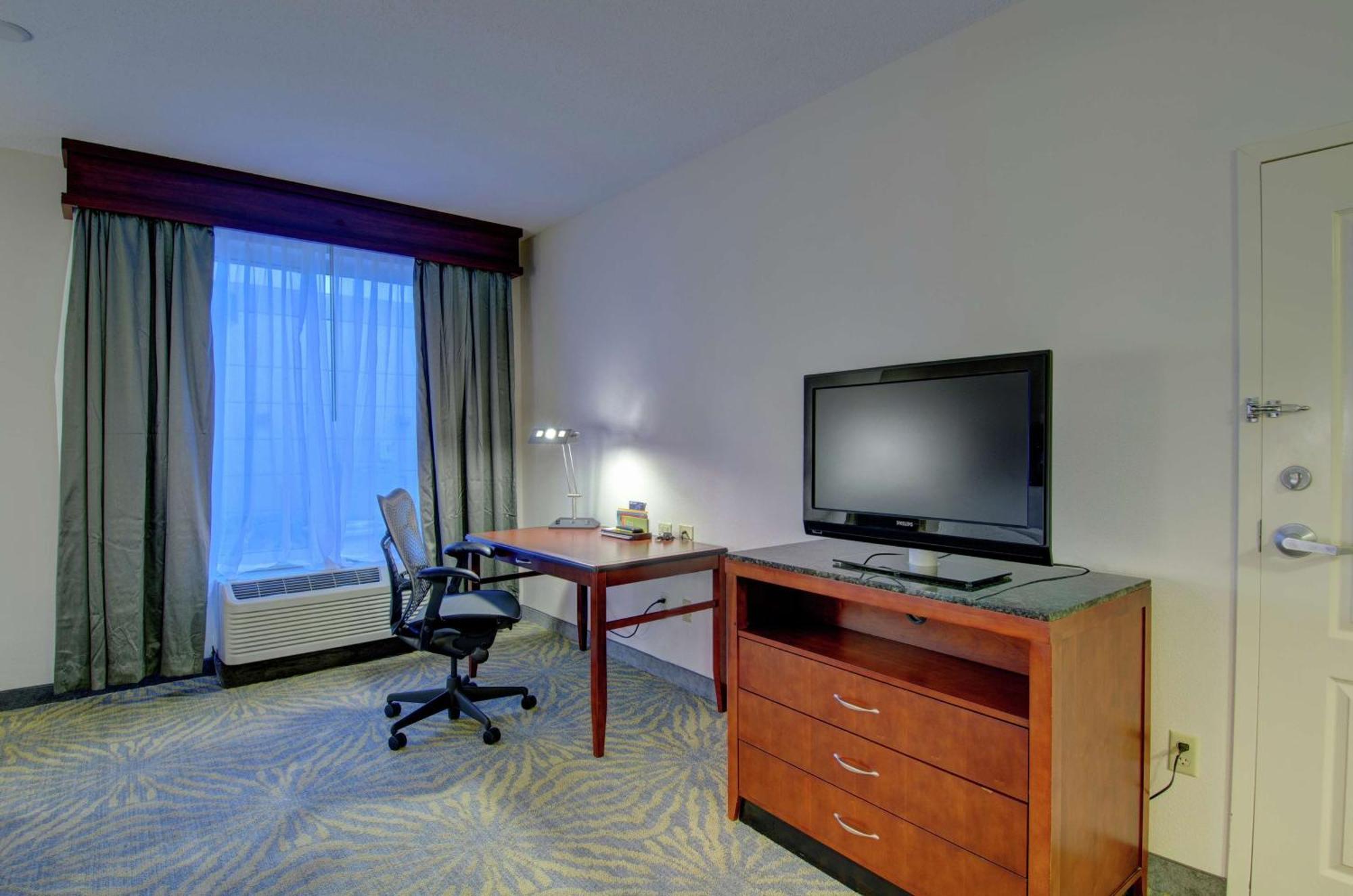 Hilton Garden Inn Norwalk Eksteriør billede