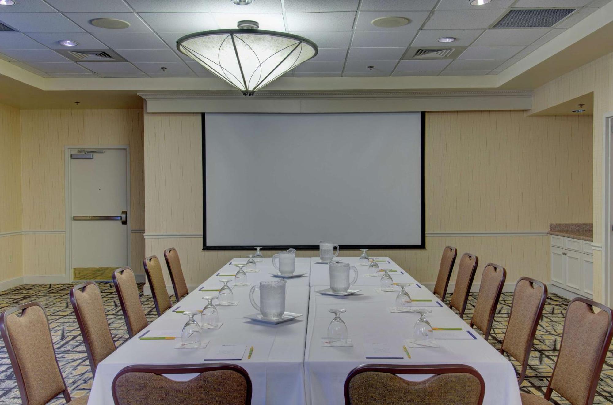 Hilton Garden Inn Norwalk Eksteriør billede