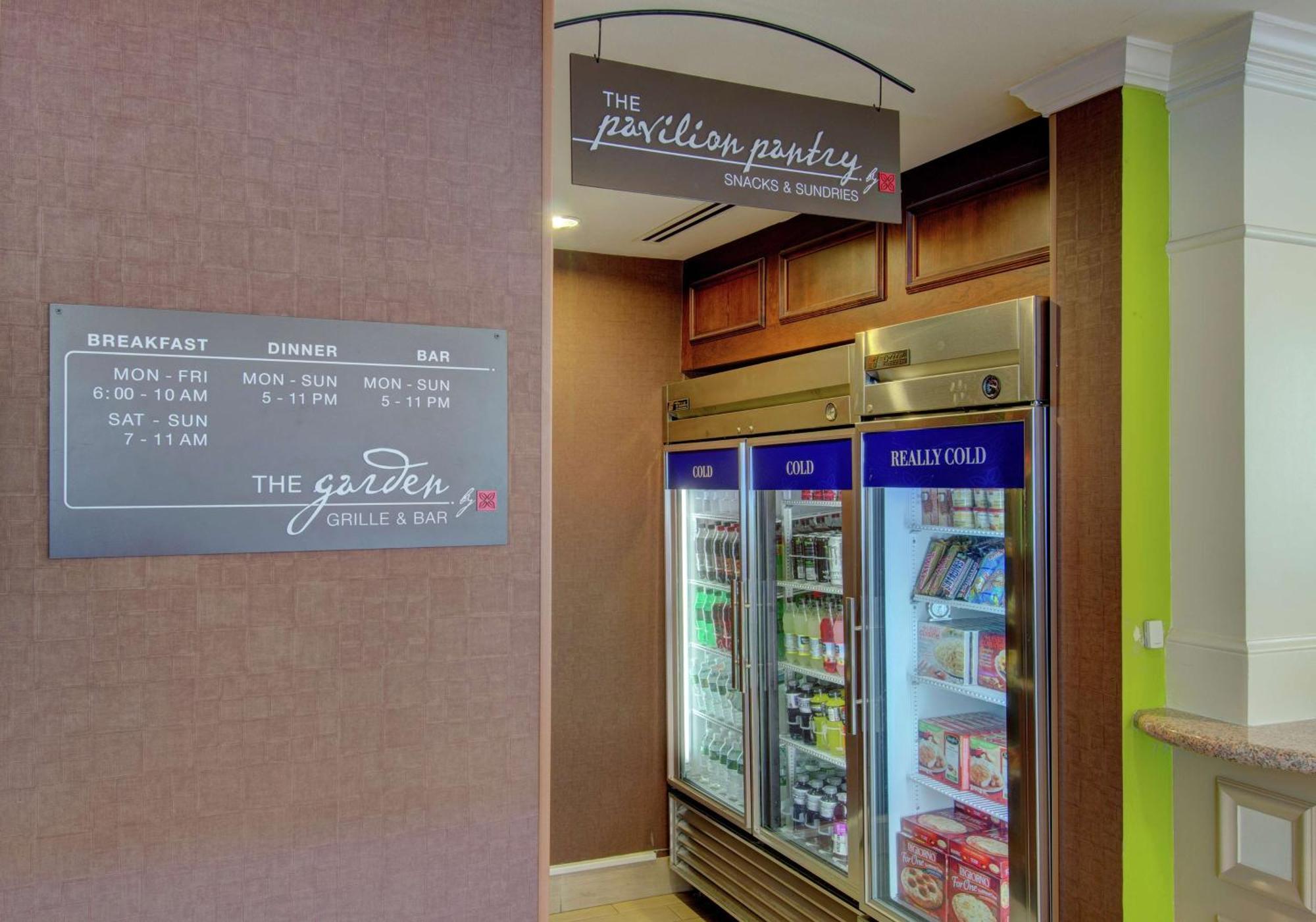 Hilton Garden Inn Norwalk Eksteriør billede