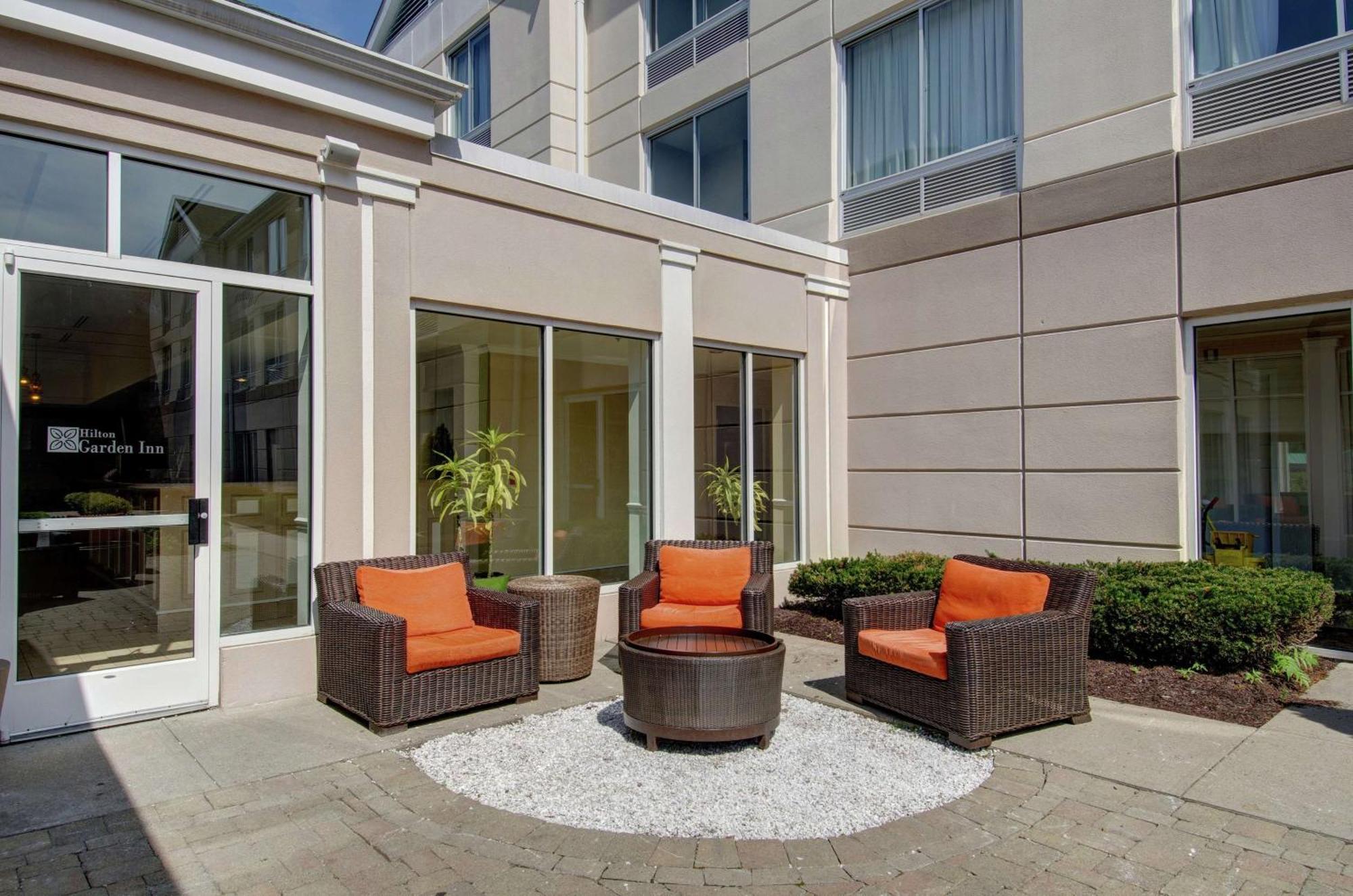 Hilton Garden Inn Norwalk Eksteriør billede